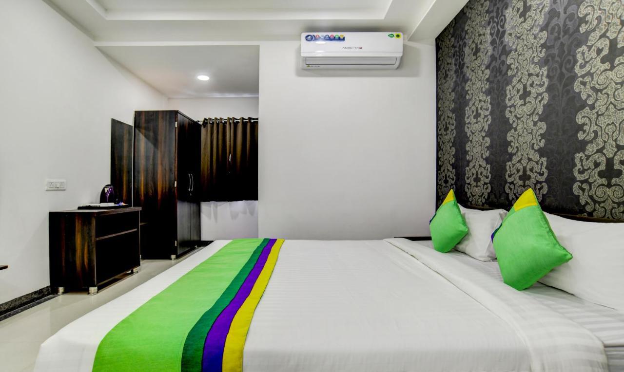 Treebo Grand Euro Pipliyahana Square Indore Esterno foto